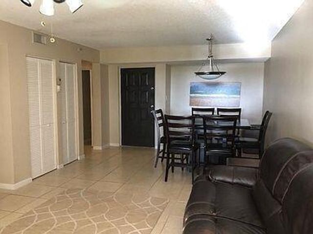 2025 Lavers Circle D206, Delray Beach, FL 33444