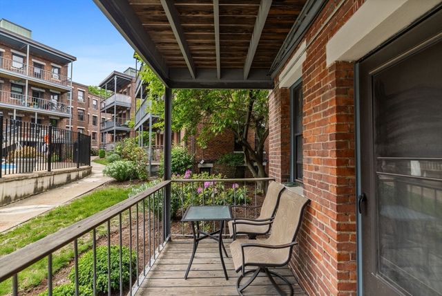 100 Lanark Rd 4, Boston, MA 02135