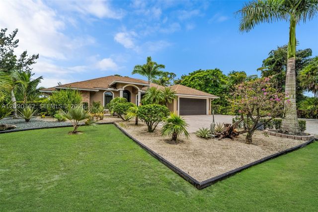 14800 April Dr, Loxahatchee, FL 33470