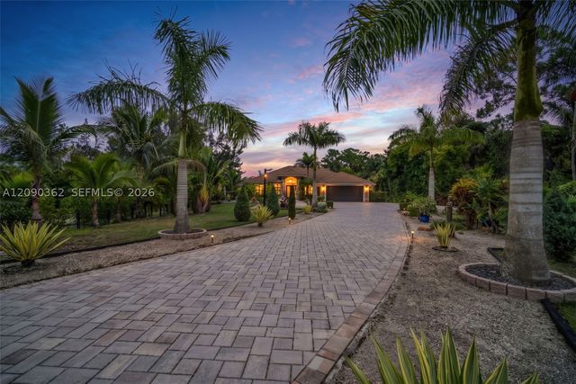 14800 April Dr, Loxahatchee, FL 33470