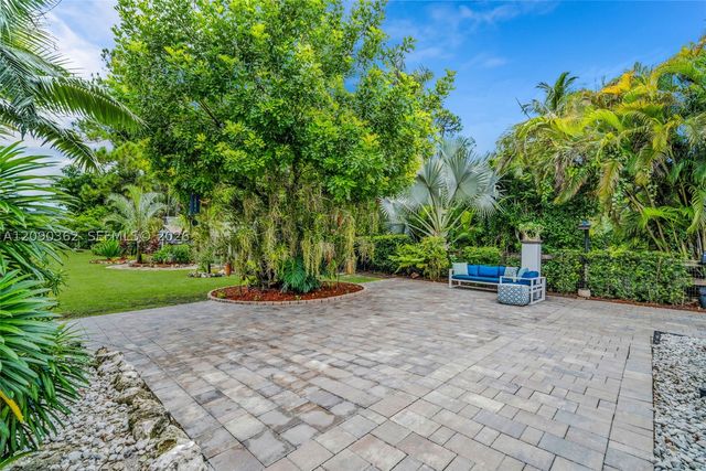 14800 April Dr, Loxahatchee, FL 33470