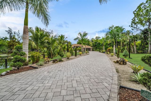 14800 April Dr, Loxahatchee, FL 33470