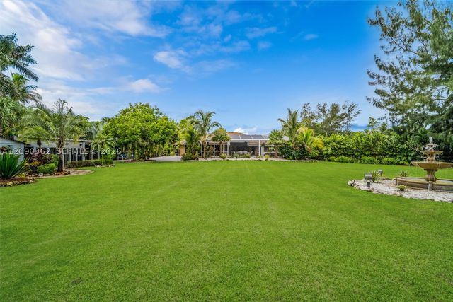 14800 April Dr, Loxahatchee, FL 33470