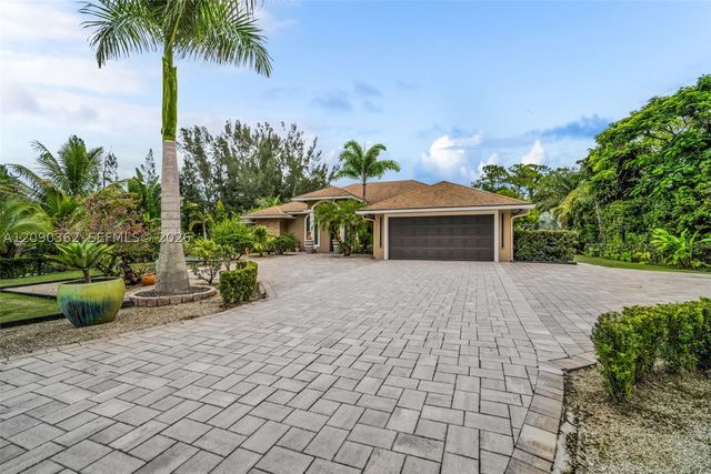14800 April Dr, Loxahatchee, FL 33470