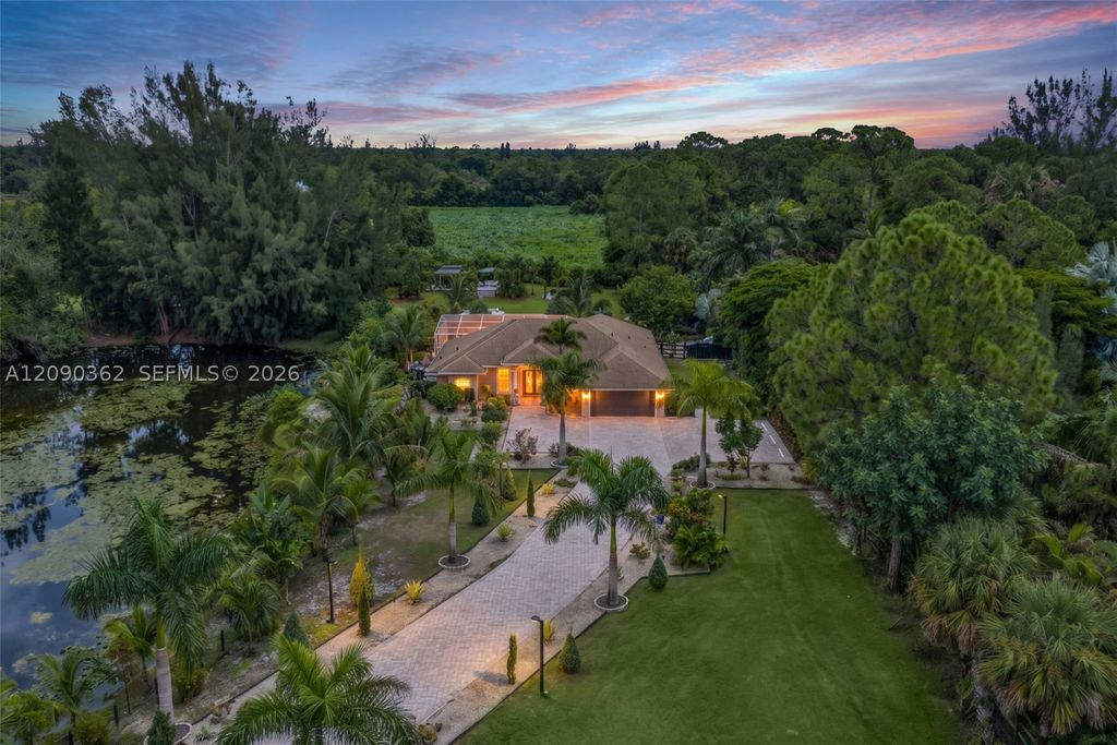 14800 April Dr, Loxahatchee, FL 33470