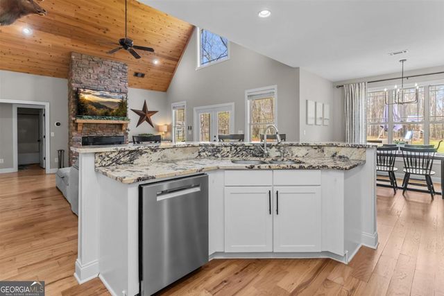 136 N Sugar Creek Road, Buckhead, GA 30625