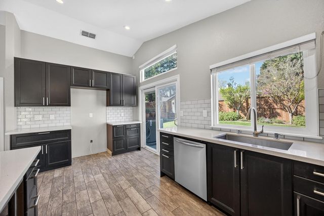 9074 Paseo Grande Way, Elk Grove, CA 95758