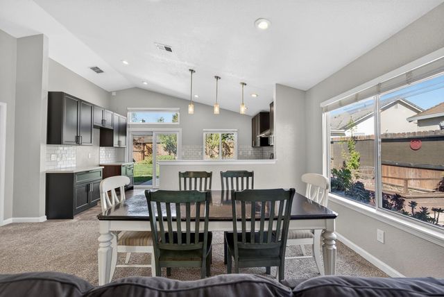 9074 Paseo Grande Way, Elk Grove, CA 95758