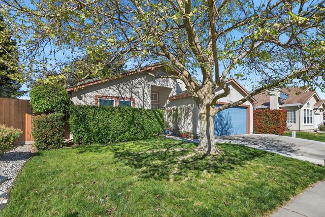 9074 Paseo Grande Way, Elk Grove, CA 95758