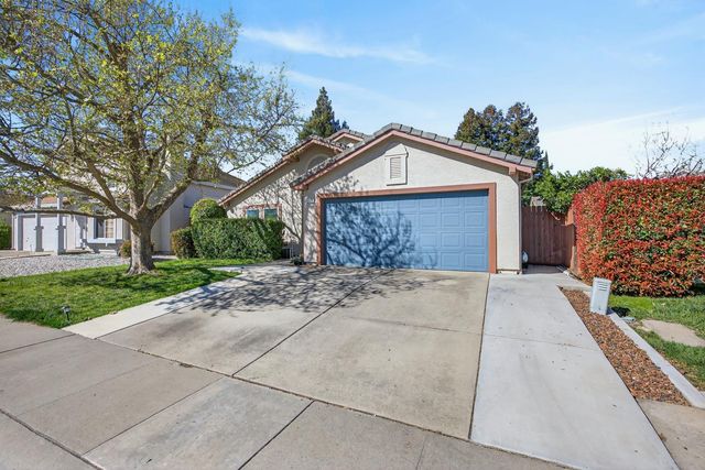 9074 Paseo Grande Way, Elk Grove, CA 95758