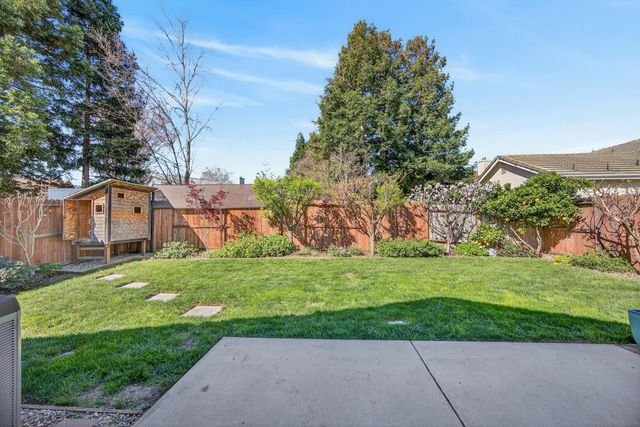 9074 Paseo Grande Way, Elk Grove, CA 95758