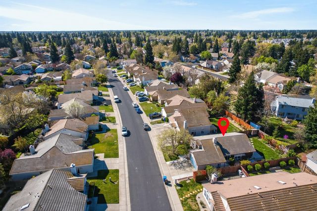 9074 Paseo Grande Way, Elk Grove, CA 95758