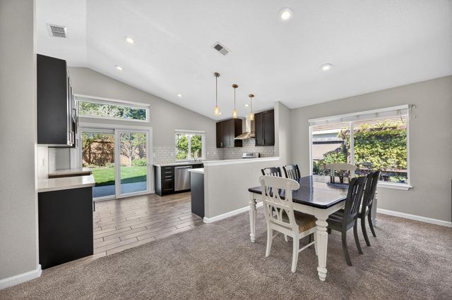 9074 Paseo Grande Way, Elk Grove, CA 95758