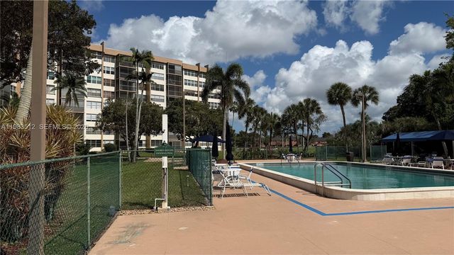 1200 Saint Charles Pl 420, Pembroke Pines, FL 33026