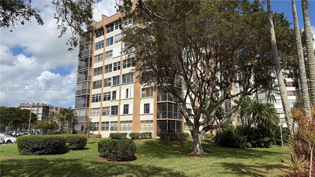 1200 Saint Charles Pl 420, Pembroke Pines, FL 33026