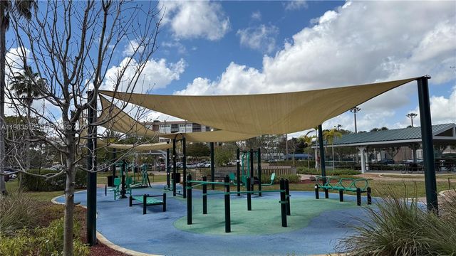 1200 Saint Charles Pl 420, Pembroke Pines, FL 33026