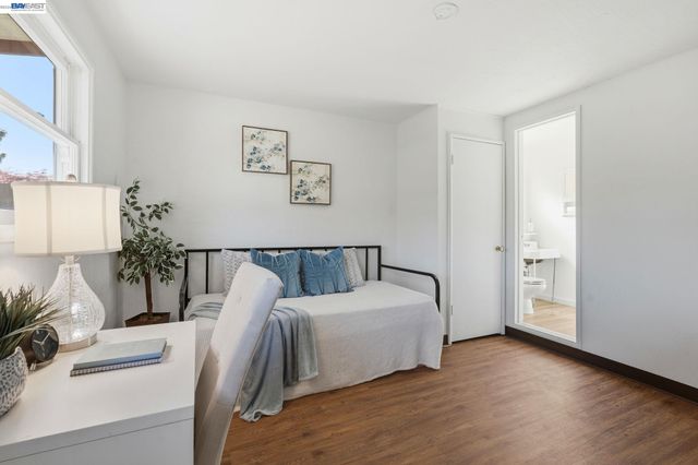 1368 Rose St, Berkeley, CA 94702