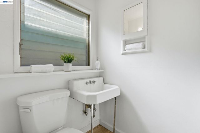 1368 Rose St, Berkeley, CA 94702