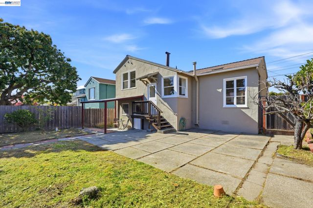 1368 Rose St, Berkeley, CA 94702