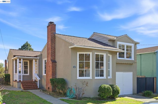 1368 Rose St, Berkeley, CA 94702