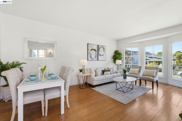 1368 Rose St, Berkeley, CA 94702