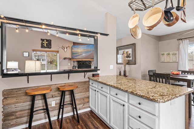 1400 Field Creek Circle, Victoria, MN 55386
