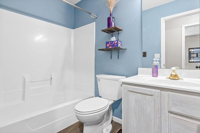 1400 Field Creek Circle, Victoria, MN 55386
