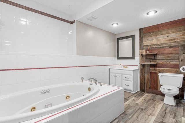 1400 Field Creek Circle, Victoria, MN 55386