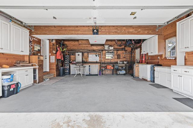 1400 Field Creek Circle, Victoria, MN 55386
