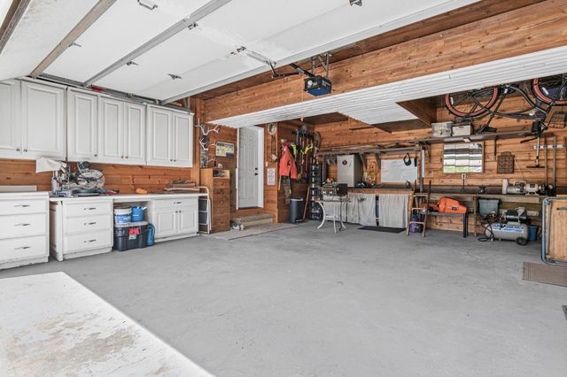 1400 Field Creek Circle, Victoria, MN 55386