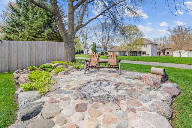 1400 Field Creek Circle, Victoria, MN 55386
