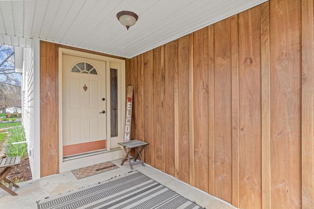 1400 Field Creek Circle, Victoria, MN 55386