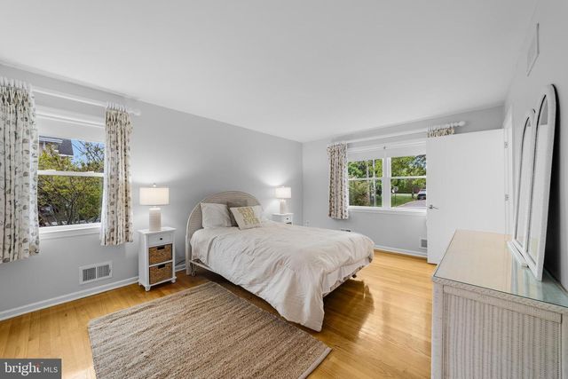 14 HARBORVIEW DR, Atlantic Highlands, NJ 07716