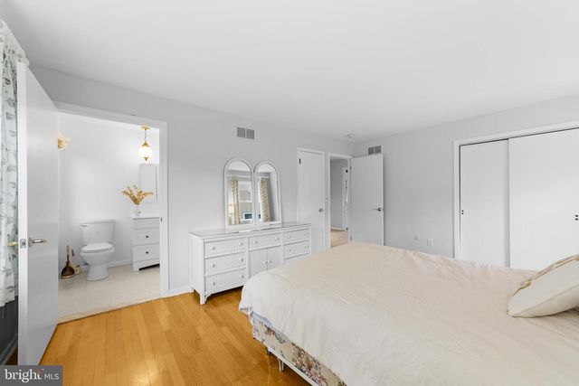 14 HARBORVIEW DR, Atlantic Highlands, NJ 07716