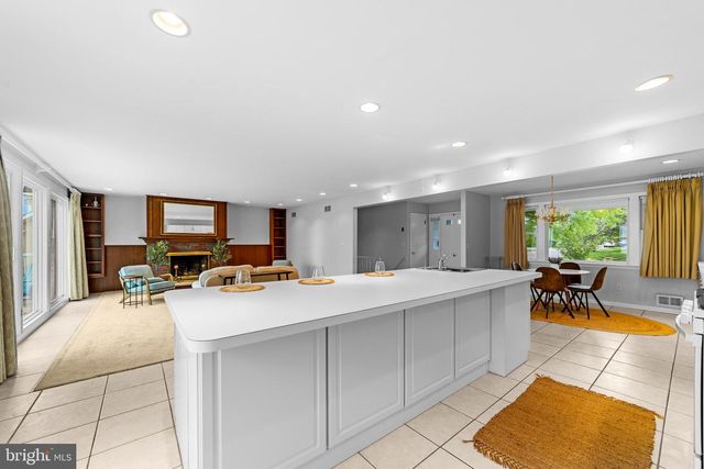 14 HARBORVIEW DR, Atlantic Highlands, NJ 07716