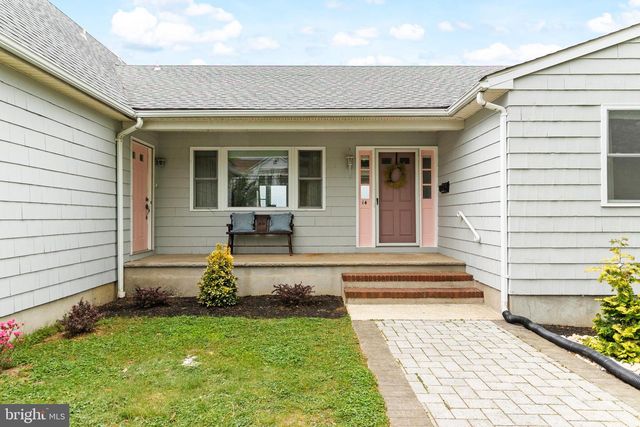 14 HARBORVIEW DR, Atlantic Highlands, NJ 07716