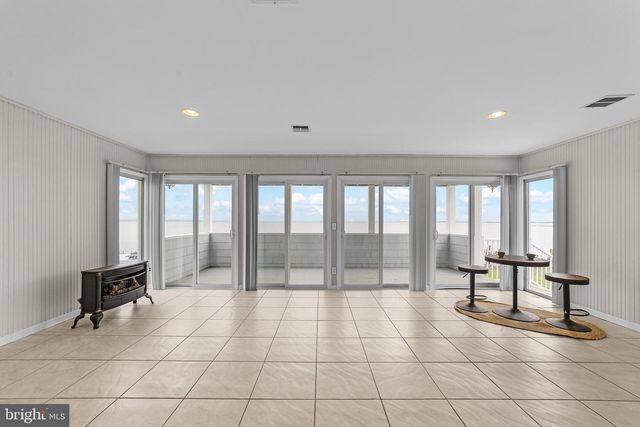 14 HARBORVIEW DR, Atlantic Highlands, NJ 07716