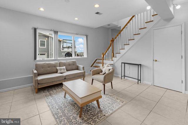 14 HARBORVIEW DR, Atlantic Highlands, NJ 07716