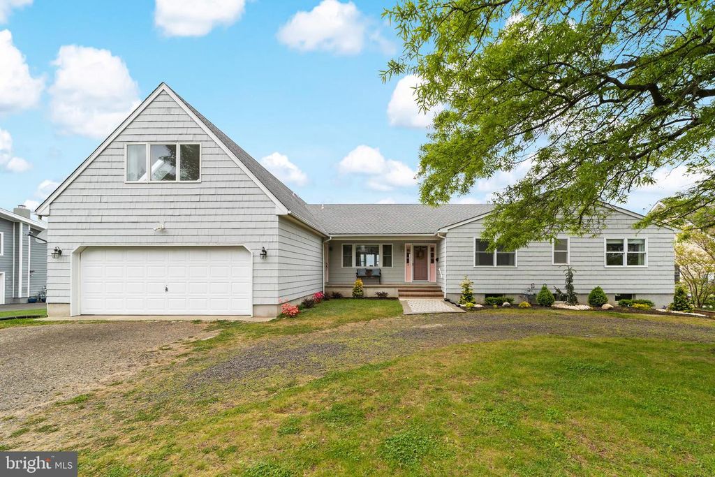14 HARBORVIEW DR, Atlantic Highlands, NJ 07716