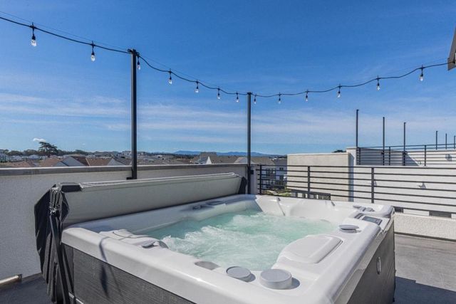135 8TH, Marina, CA 93933