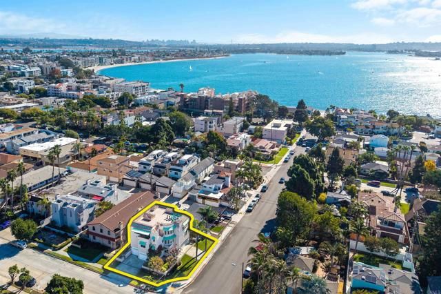 1105 Reed, San Diego, CA 92109