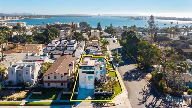 1105 Reed, San Diego, CA 92109