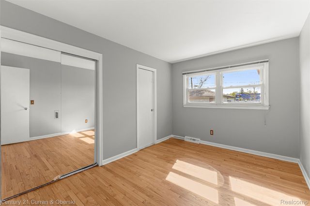 8821 Royal Grand, Redford Charter Township, MI 48239