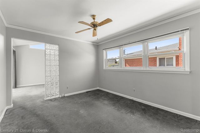 8821 Royal Grand, Redford Charter Township, MI 48239