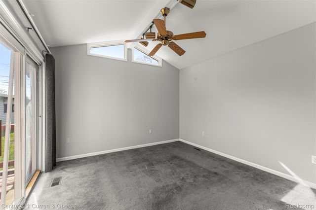 8821 Royal Grand, Redford Charter Township, MI 48239