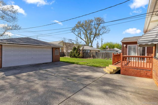 8821 Royal Grand, Redford Charter Township, MI 48239
