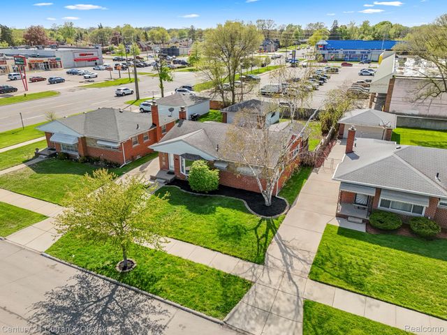 8821 Royal Grand, Redford Charter Township, MI 48239