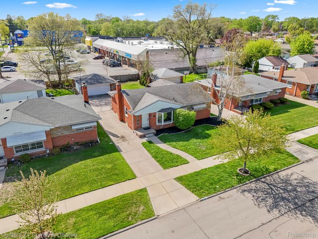 8821 Royal Grand, Redford Charter Township, MI 48239