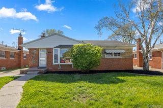 8821 Royal Grand, Redford Charter Township, MI 48239