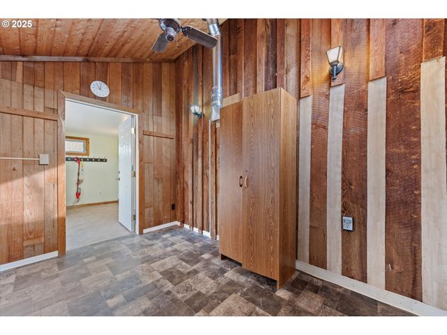 2708 N DEPOT St, La Grande, OR 97850